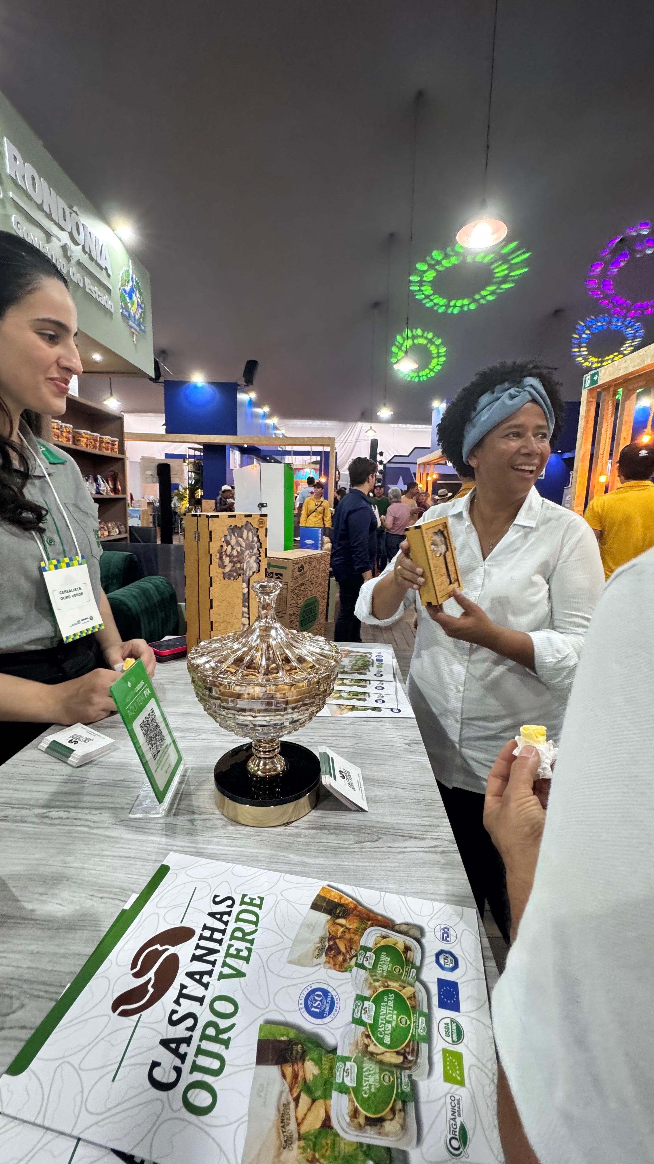 650 EXPOSITORES - Sílvia Cristina visita estandes e conversa com expositores na Rondônia Rural Show Internacional